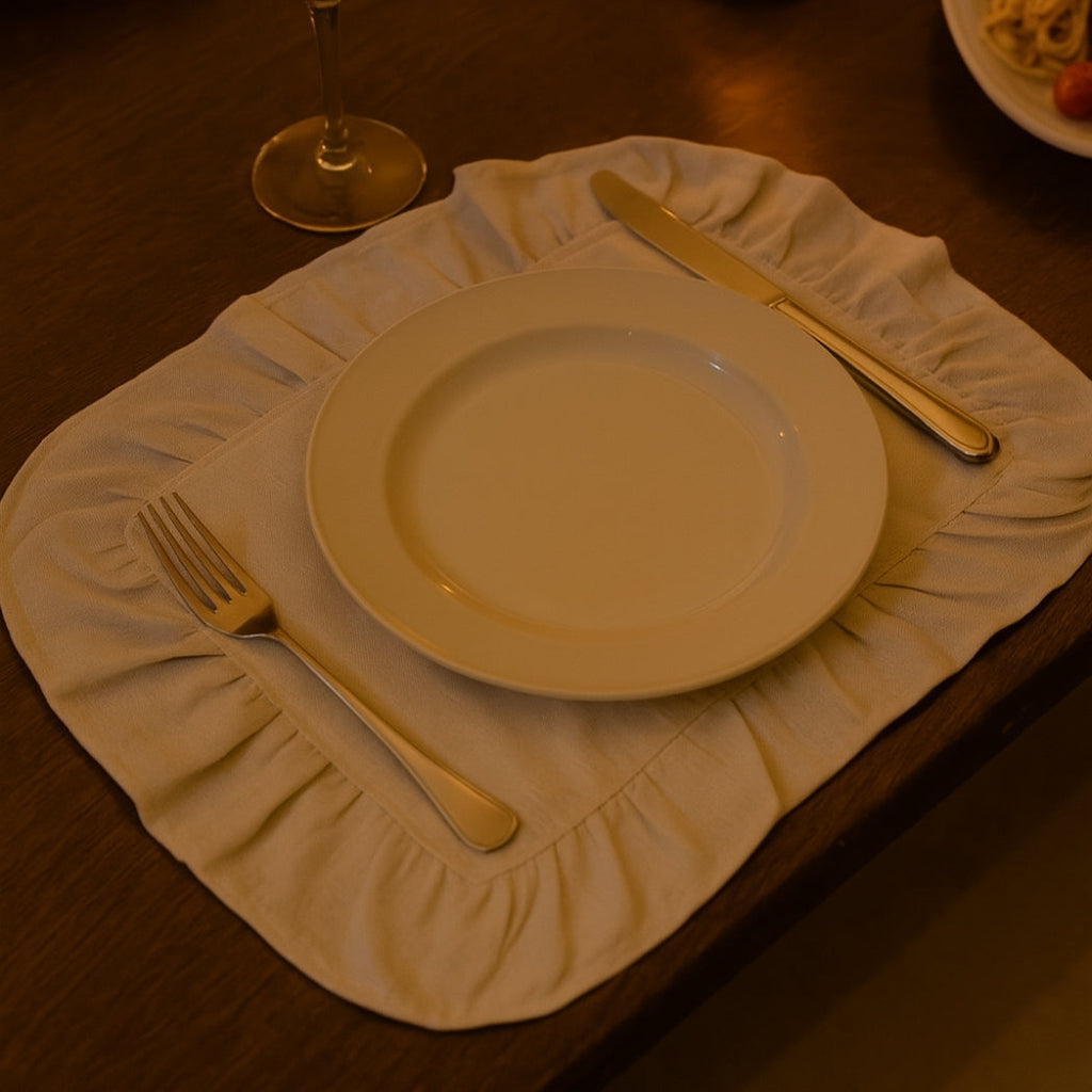 Beyaz Fırfırlı Dikdörtgen Amerikan Servis Homerest