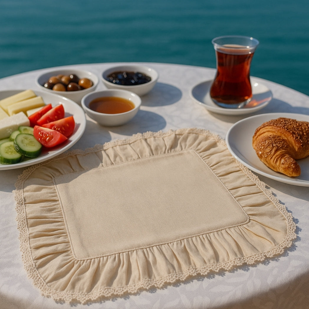 Dış Dantelli Fırfırlı Ekru Dikdörtgen Amerikan Servis Homerest