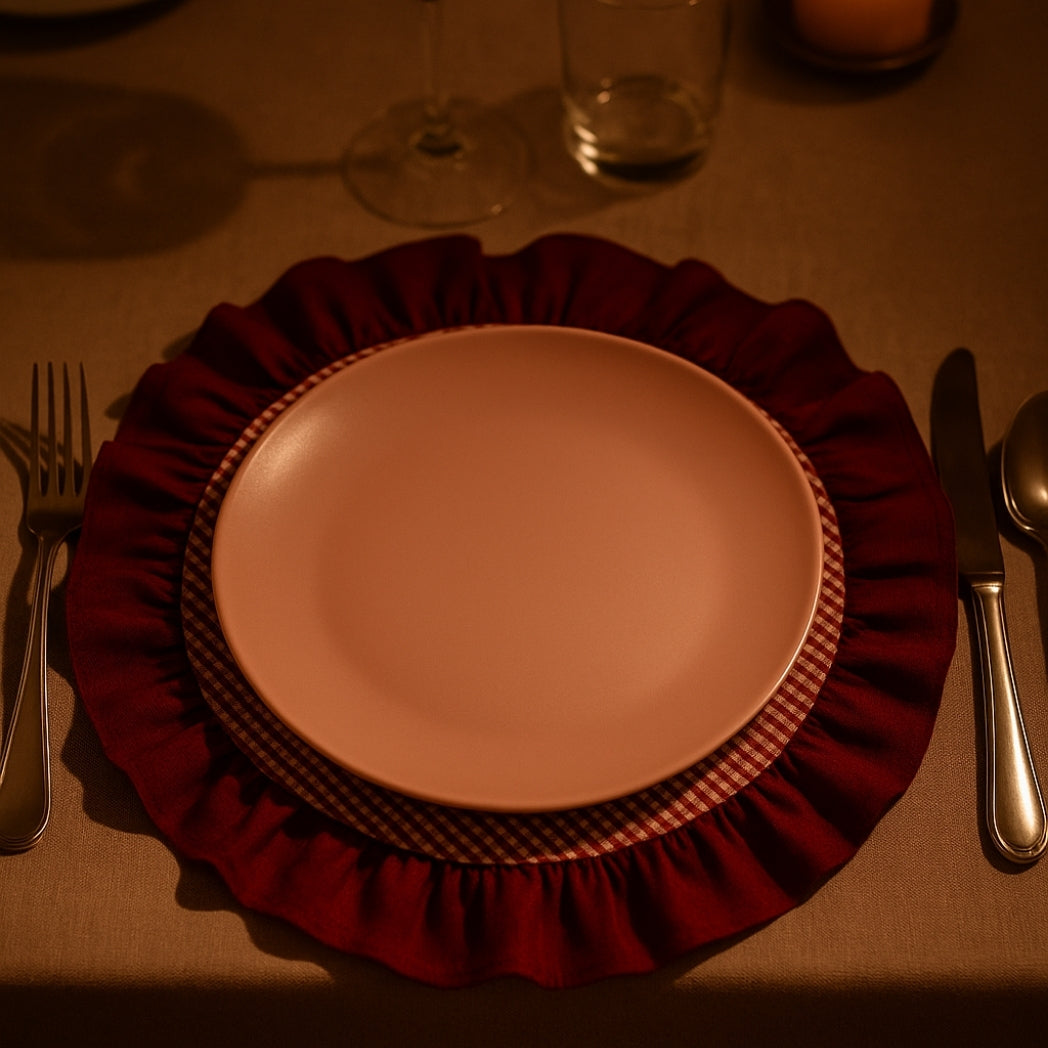Kırmızı Fırfırlı Pötikare Yuvarlak Amerikan Servis Homerest