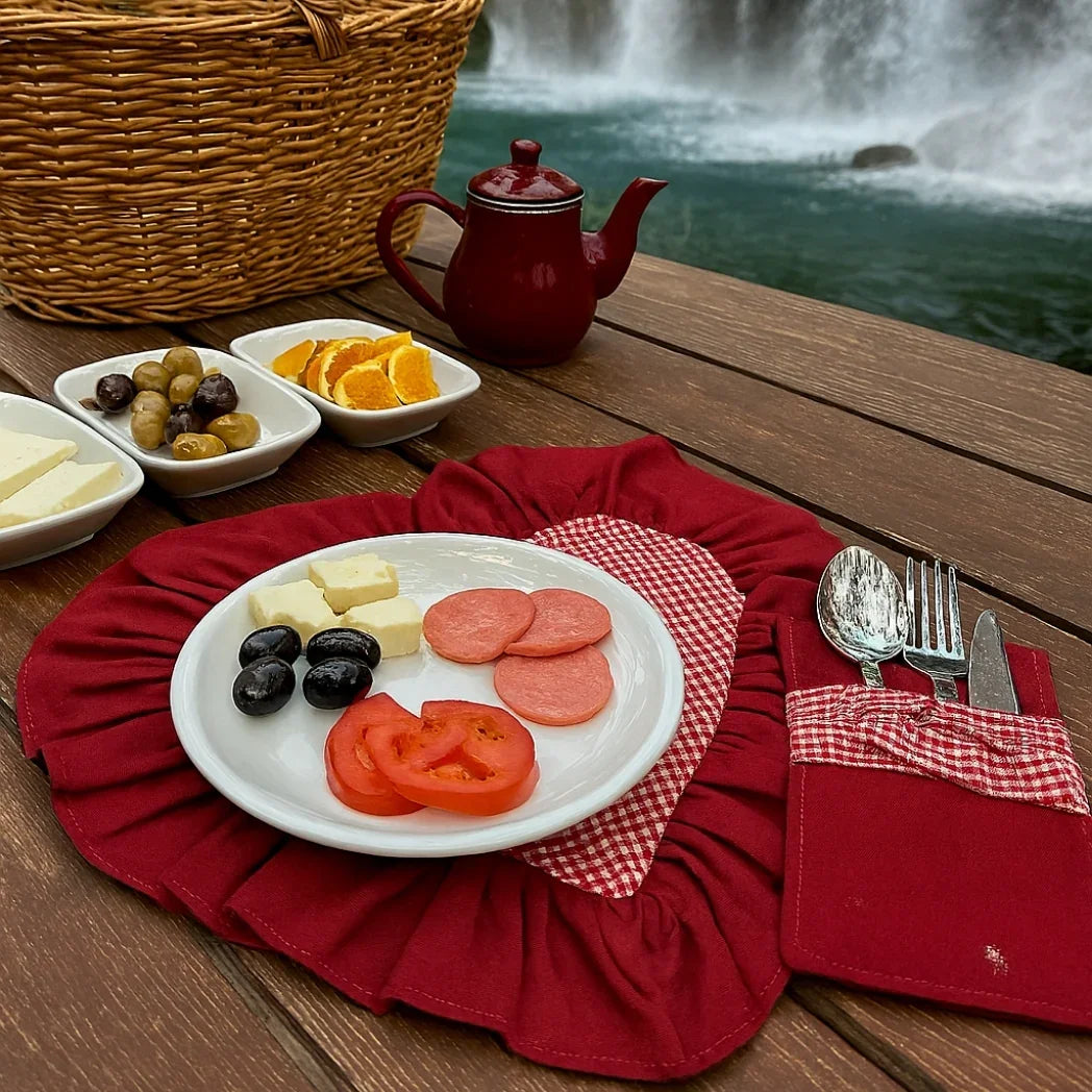 Kırmızı Kaşıklıklı Pötikare Kalp Amerikan Servis Homerest