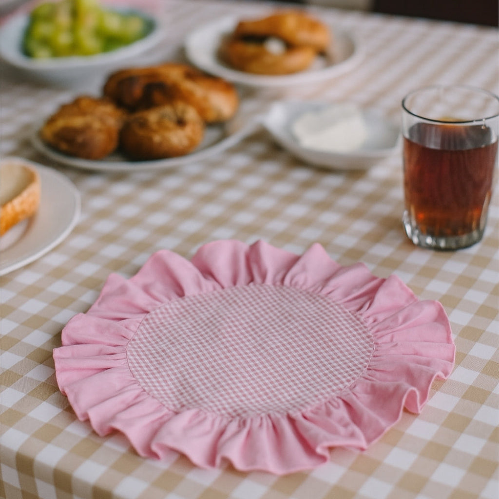 Pembe Fırfırlı Pötikare Yuvarlak Amerikan Servis Homerest